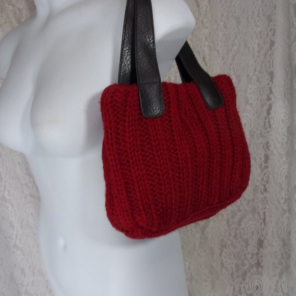 Fashion Handbag Red Knit with Mink Pom Pom Drawstring - Picture 3 of 3